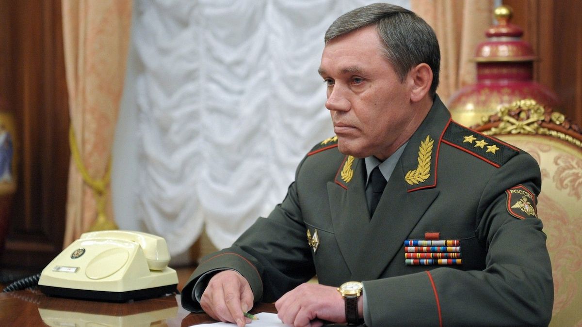 Náčelníci ruských a amerických ozbrojených sil si telefonovali o Ukrajině